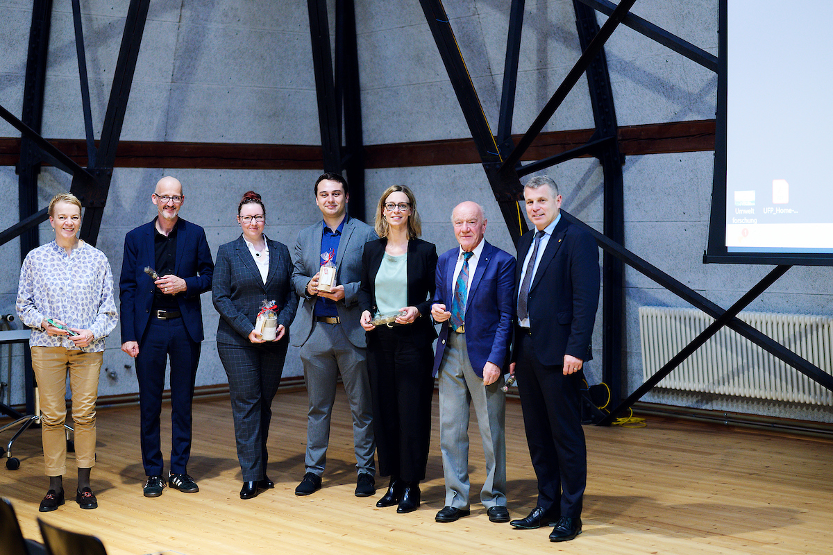 Am 20. März 2024 fand die vierzehnte Verleihung des Berner Umwelt-Forschungspreises statt. An der Preisfeier ehrte die Universität Bern zusammen mit den Sponsoren CSL Behring AG und Energie Wasser Bern den Preisträger Nicolas Lentz und die Preisträgerin Fabienne Wöhner.
